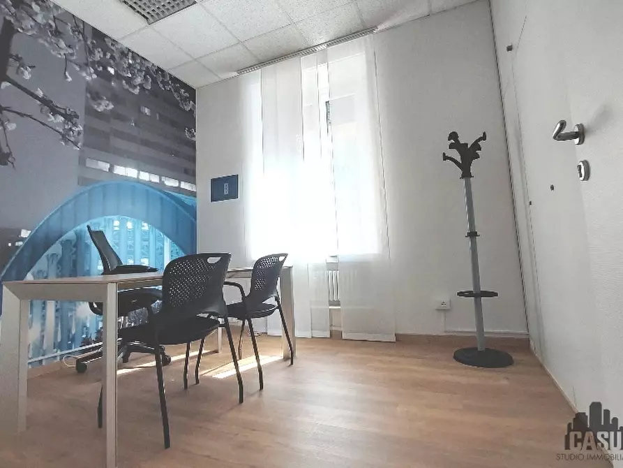 Immagine 10 di Ufficio in vendita  a Parma