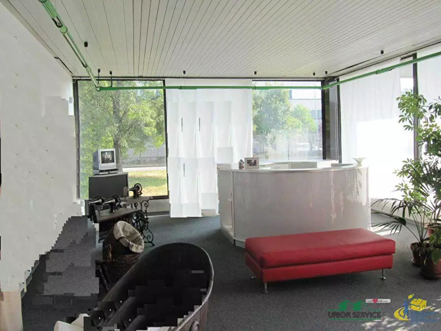 Immagine 3 di Attività artigianale in vendita  in via Forlanini a Parma