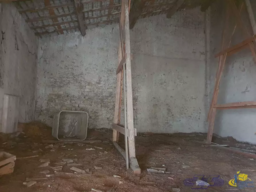 Immagine 11 di Porzione di casa in vendita  in VIA CAVAILLON 7 a Langhirano
