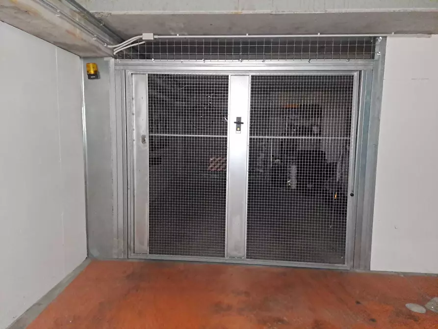 Immagine 2 di Garage in vendita  in Via John Fitzgerald Kennedy 71 a Parma