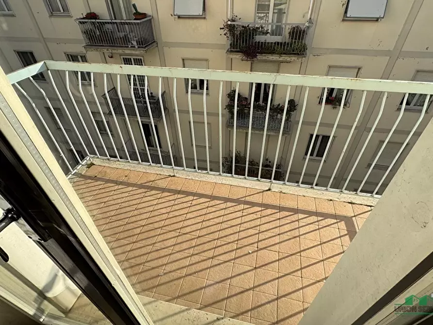 Immagine 5 di Trilocale in vendita  in Strada Luigi Carlo Farini 70 a Parma