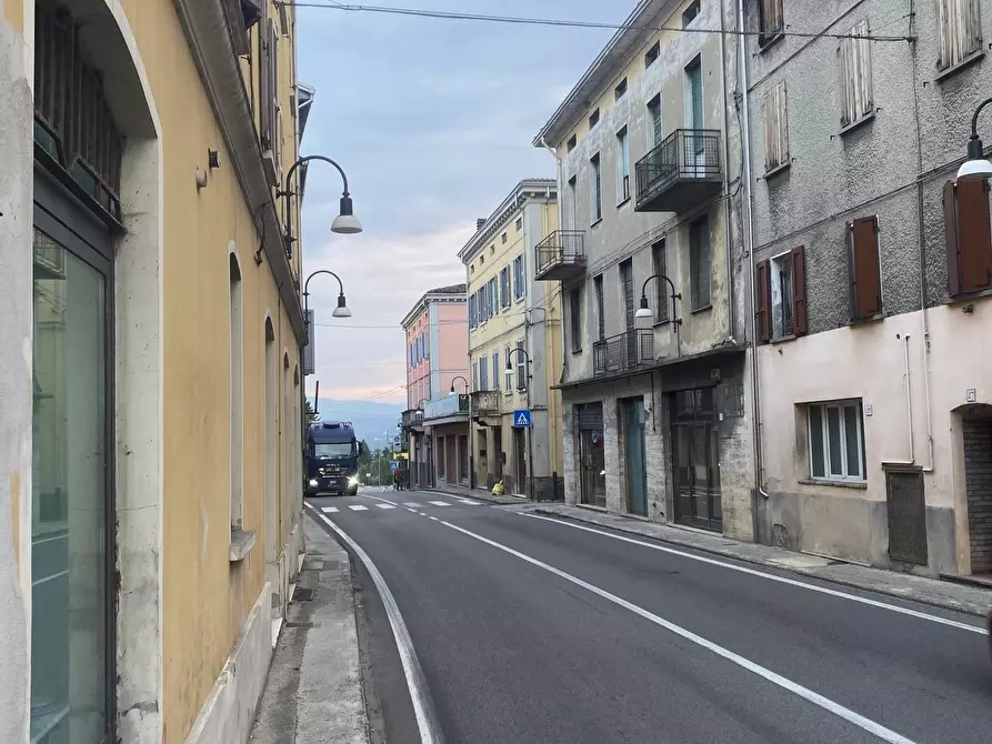 Immagine 1 di Trilocale in vendita  in Via Roma a Medesano