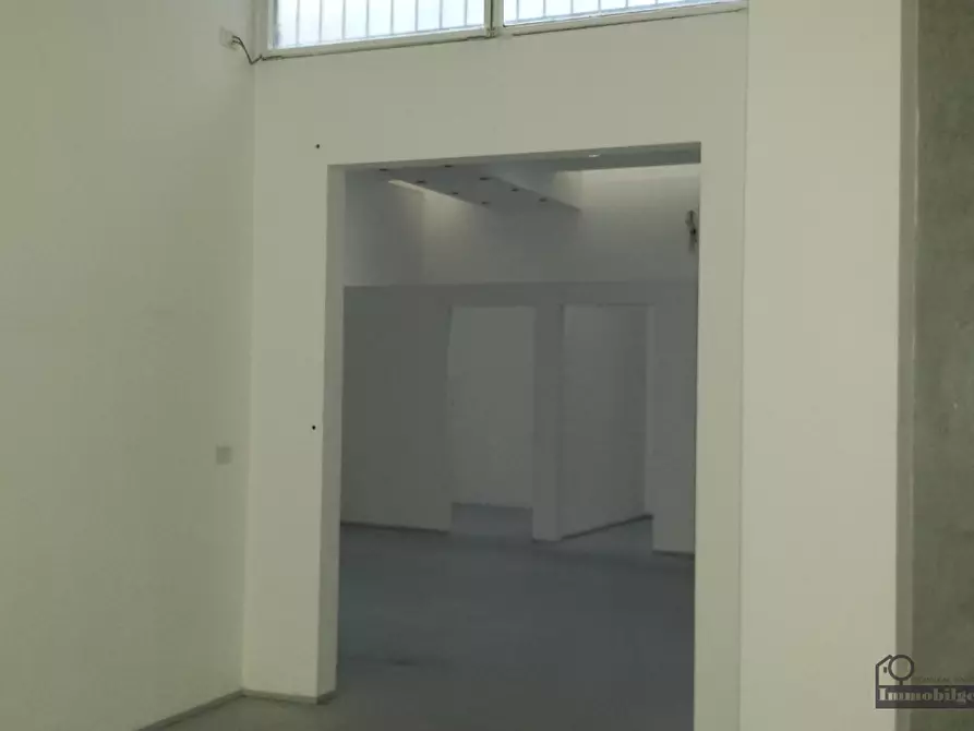 Immagine 7 di Locale commerciale in affitto  in Borgo Angelo Mazza 2 a Parma