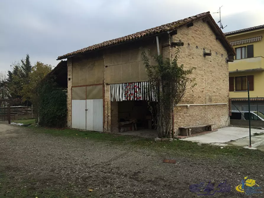 Immagine 1 di Rustico / casale in vendita  a Traversetolo