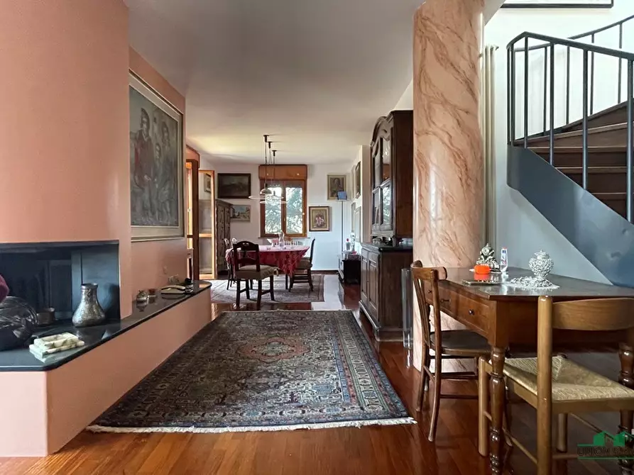 Immagine 13 di Quadrilocale in vendita  in Strada Comunale Farnese 48 a Parma