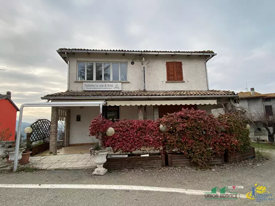 Immagine 1 di Casa indipendente in vendita  in via varano Marchesi 148 a Medesano