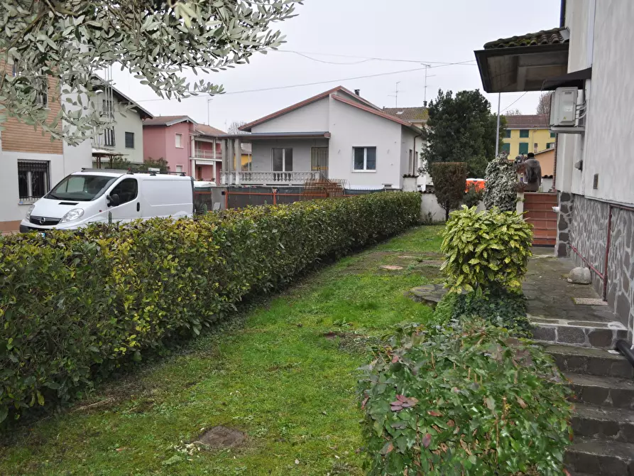 Immagine 8 di Casa bifamiliare in vendita  in VIA BEDESCHI a San Secondo Parmense