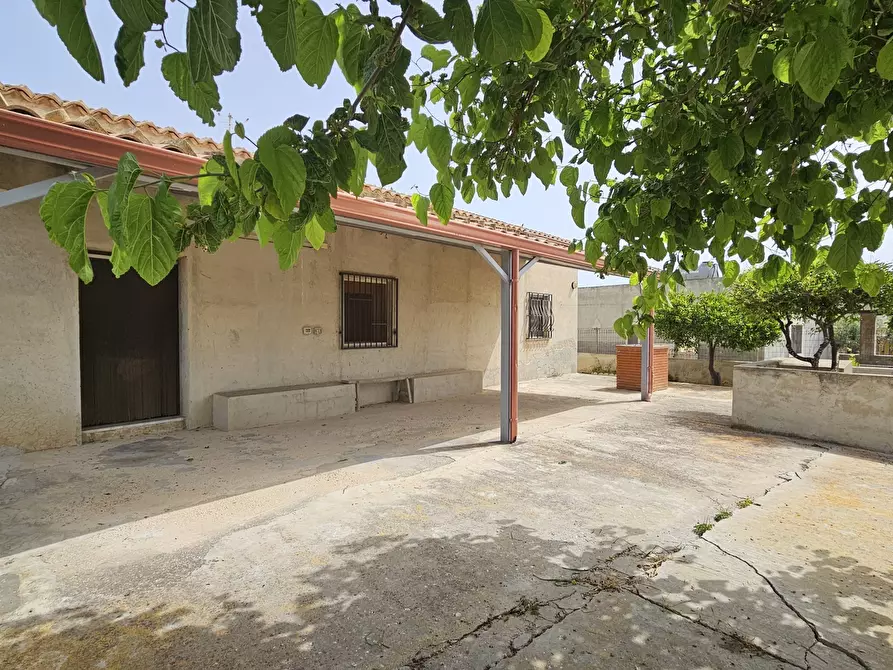 Immagine 1 di Villa in vendita  in Via del Gorgo Salato 481 a Ispica