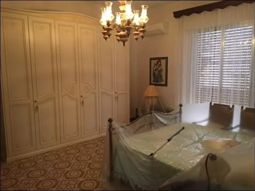 Immagine 10 di Appartamento in vendita  a Modica