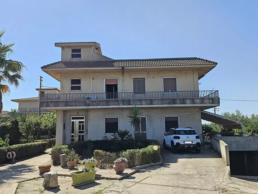 Immagine 1 di Villa in vendita  in Via Sorda Scicli 1631 a Modica