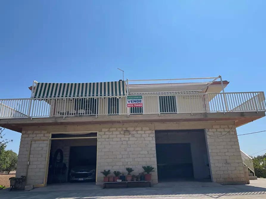 Immagine 1 di Villa in vendita  in Strada Provinciale 40 a Scicli