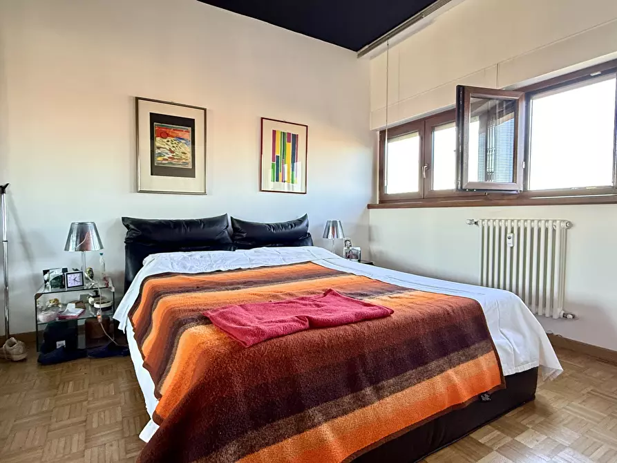 Immagine 29 di Pentalocale in vendita  in Via Allende 23 a Bologna