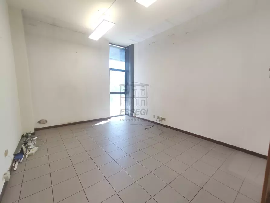 Immagine 4 di Ufficio in vendita  in Via Sant'Anna 38 a Lucca
