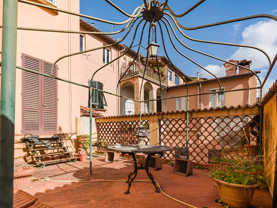 Immagine 16 di Palazzo in vendita  in Via Beccheria 35 a Lucca