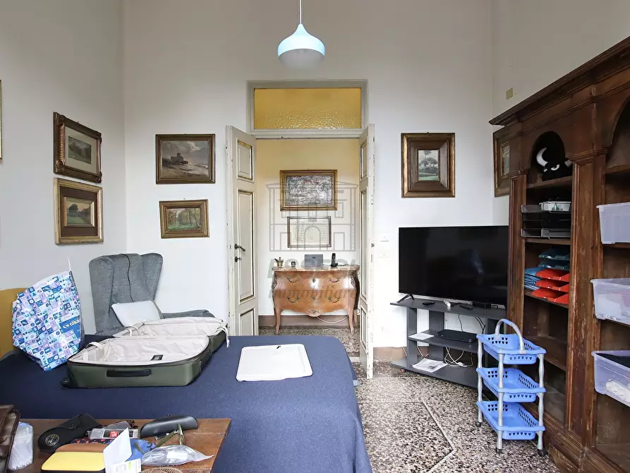 Immagine 10 di Appartamento in vendita  a Lucca