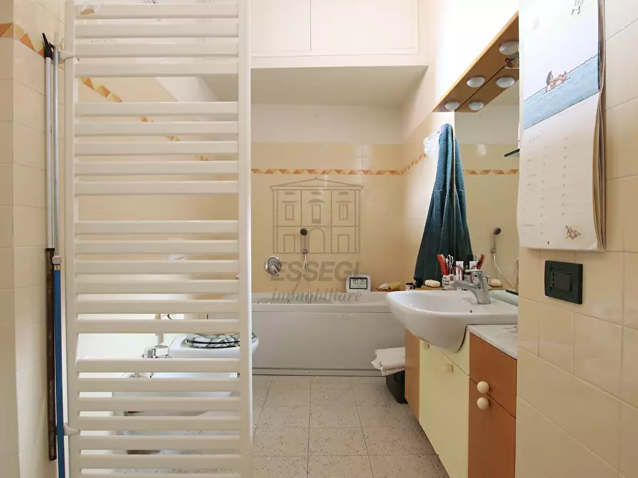 Immagine 11 di Appartamento in vendita  in Via Fillungo 57 a Lucca