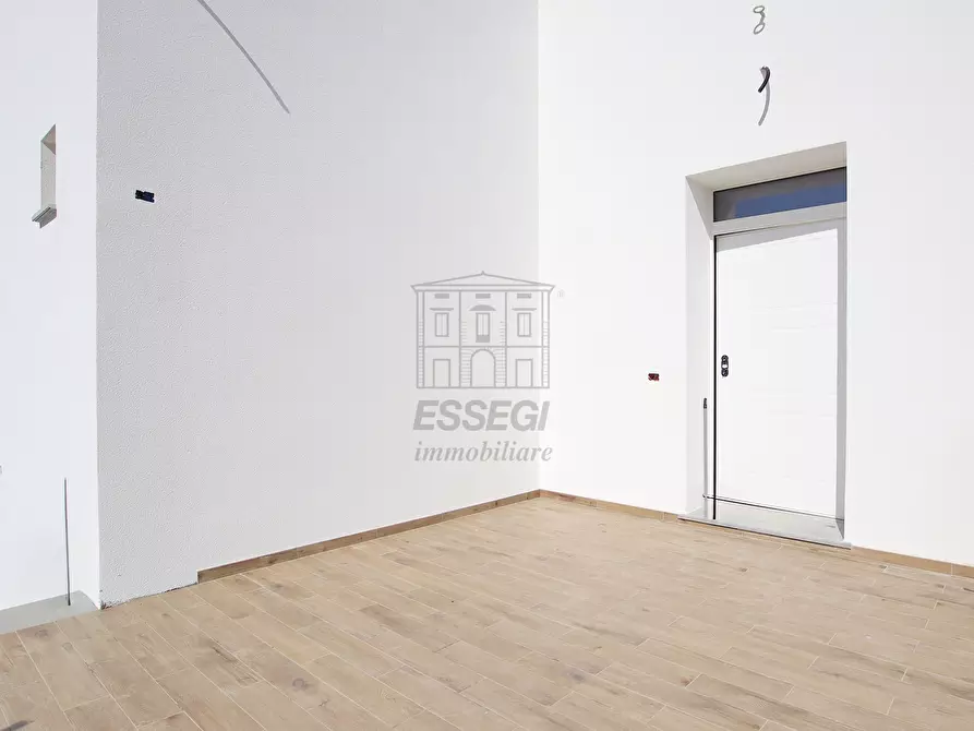 Immagine 14 di Appartamento in vendita  in Via delle Rose 141 a Lucca