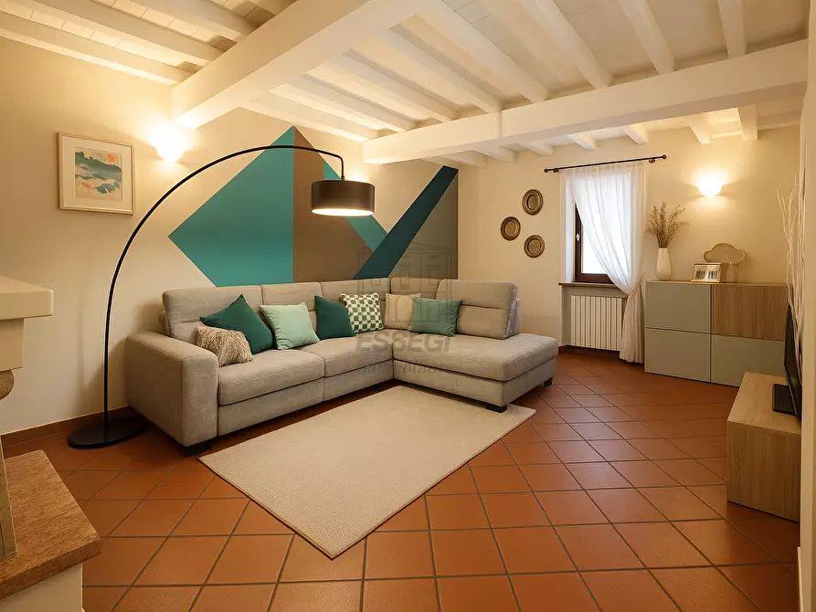 Immagine 1 di Appartamento in vendita  in Via dei Malfatti, pieve san paolo 51 a Lucca