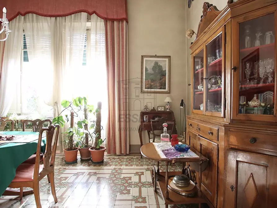 Immagine 3 di Villa in vendita  a Lucca