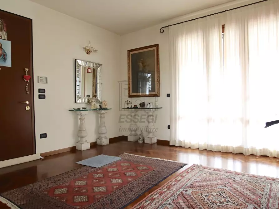 Immagine 4 di Villa in vendita  in Via delle Ville Prima a Lucca