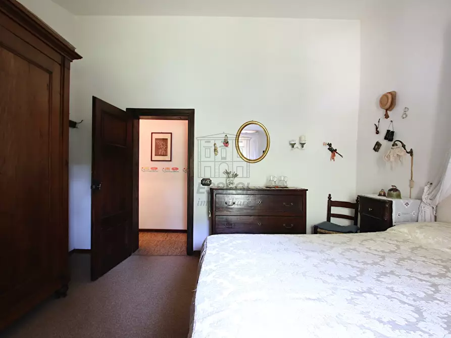 Immagine 97 di Rustico / casale in vendita  in Via della Chiesa di Gragnano a Lucca