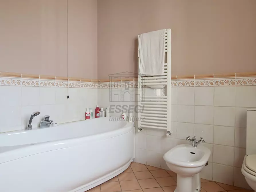 Immagine 13 di Villa in vendita  in Via delle Ville Prima a Lucca