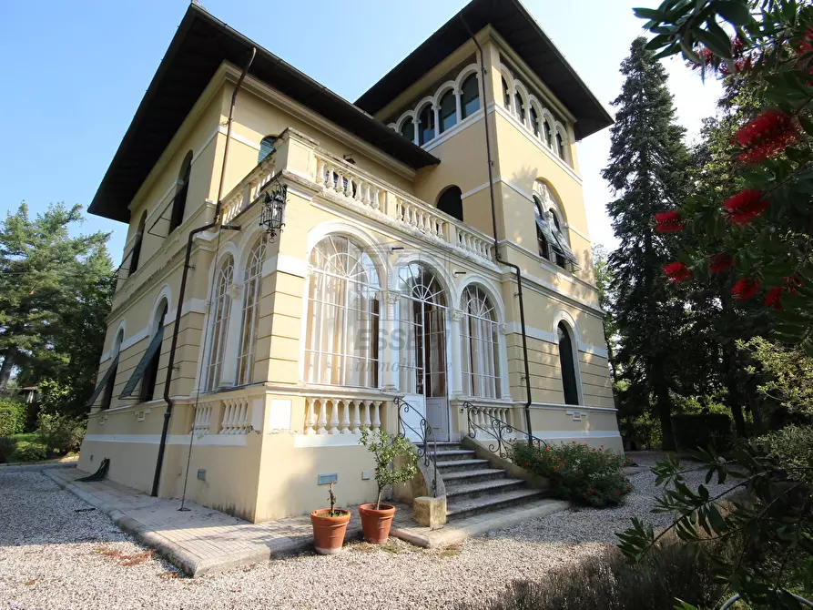 Immagine 2 di Villa in vendita  in Via Sarzanese 1028 a Lucca