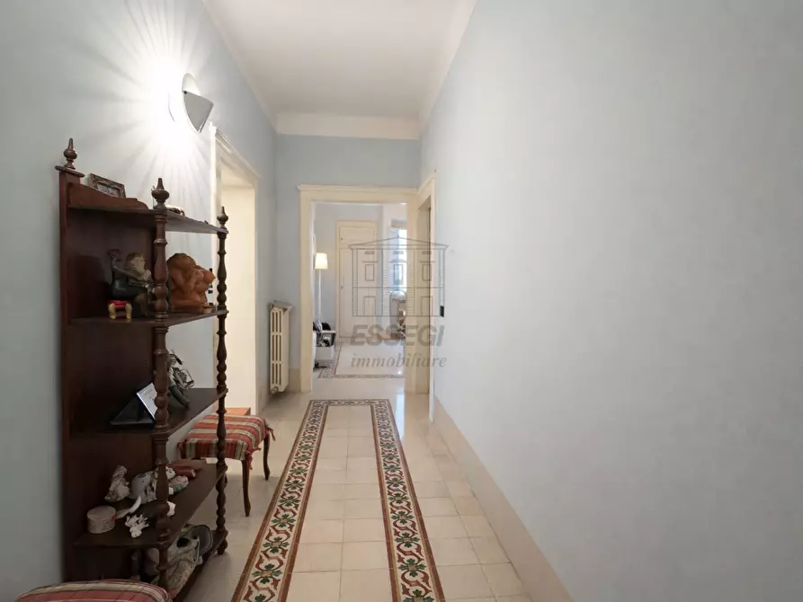 Immagine 6 di Appartamento in vendita  in Piazza Santa Maria Bianca a Lucca