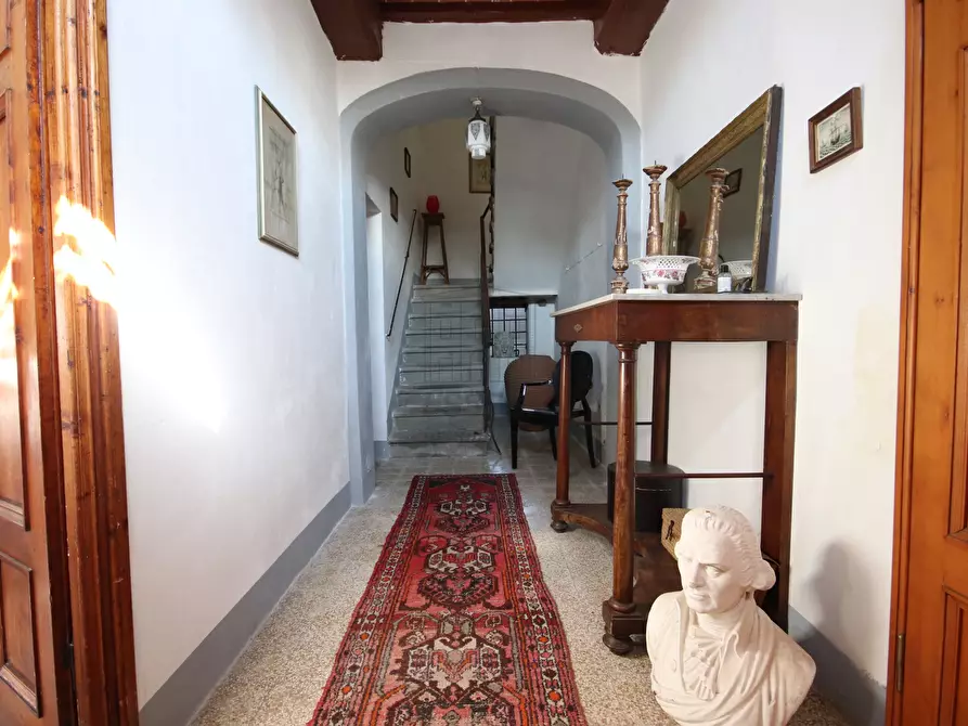 Immagine 3 di Rustico / casale in vendita  in via della chiesa di Camigliano, Camigliano 1 a Lucca