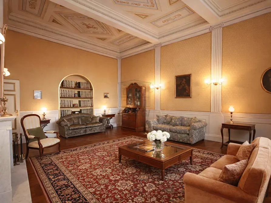 Immagine 1 di Appartamento in vendita  in piazza san frediano a Lucca