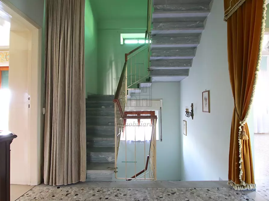 Immagine 14 di Villa in vendita  in Via dell'Ave Maria 106 a Lucca