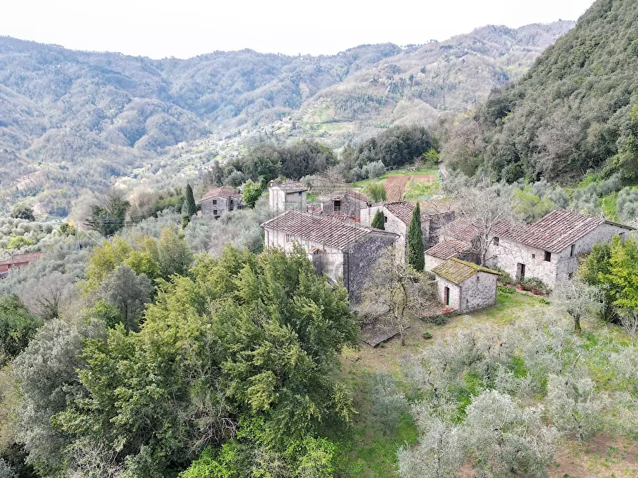 Immagine 2 di Rustico / casale in vendita  in S.v. di Partigliano 11/A a Lucca