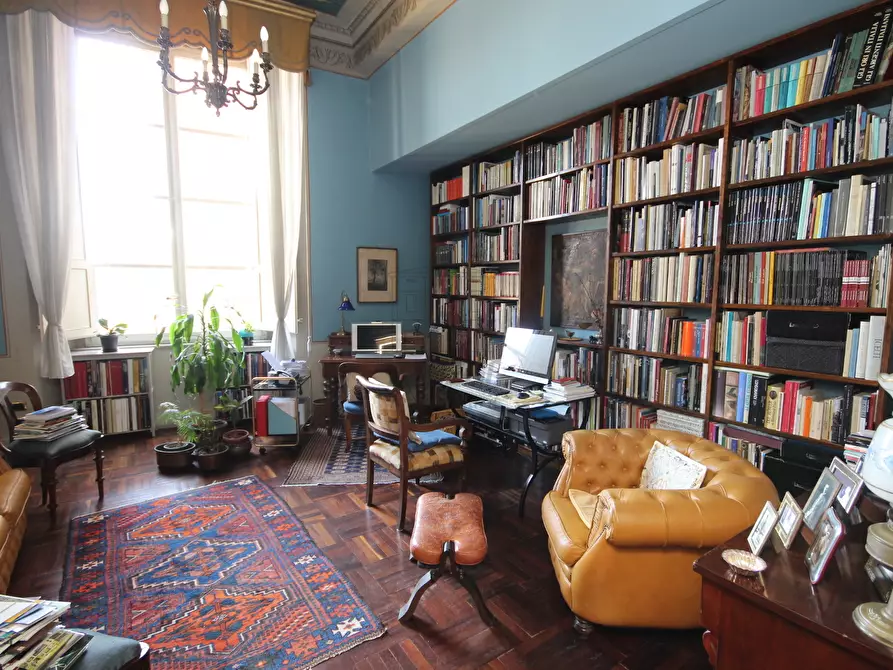 Immagine 26 di Appartamento in vendita  in piazza san frediano a Lucca