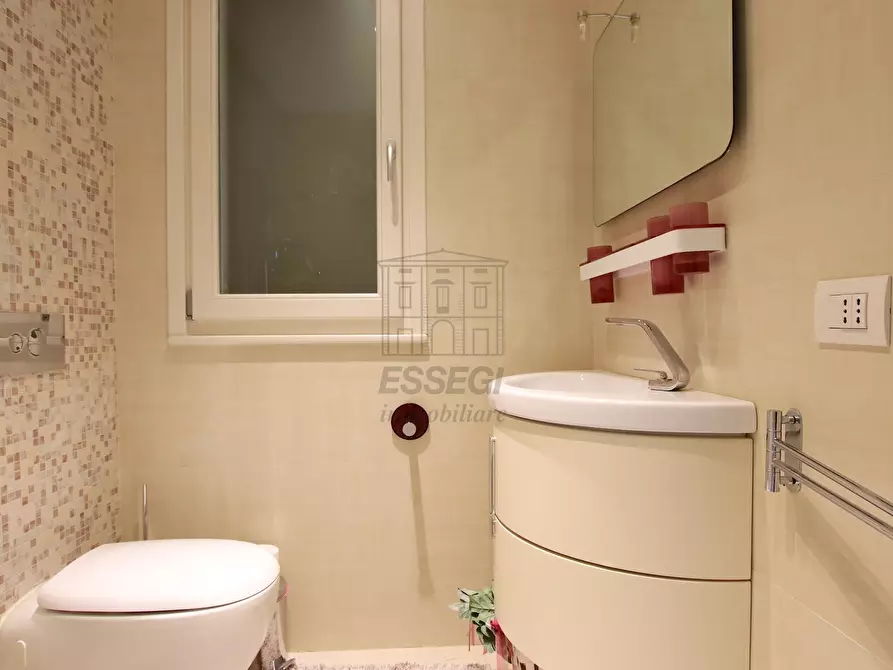 Immagine 13 di Appartamento in vendita  in Viale Luigi Cadorna 182 a Lucca