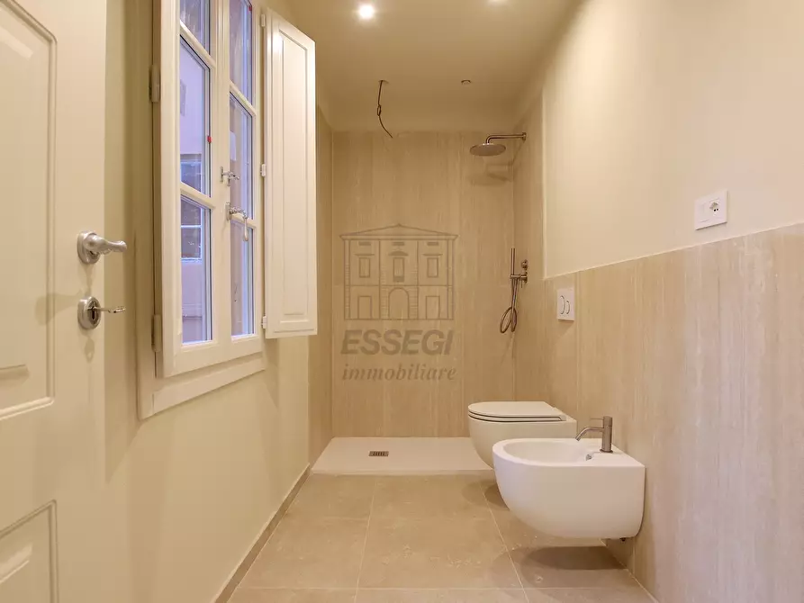 Immagine 14 di Appartamento in vendita  in Piazza San Giusto a Lucca