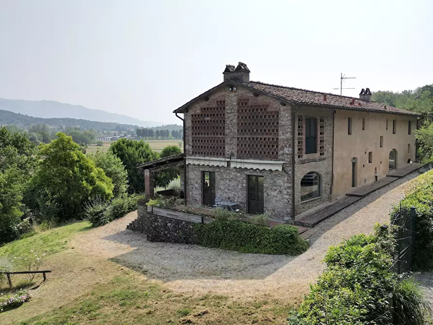 Immagine 7 di Rustico / casale in vendita  in Via della Scogliera 182 a Lucca