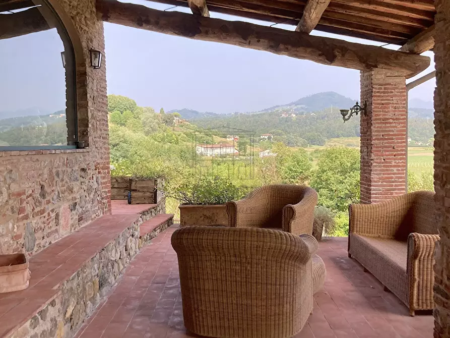 Immagine 3 di Rustico / casale in vendita  in Via della Scogliera 182 a Lucca