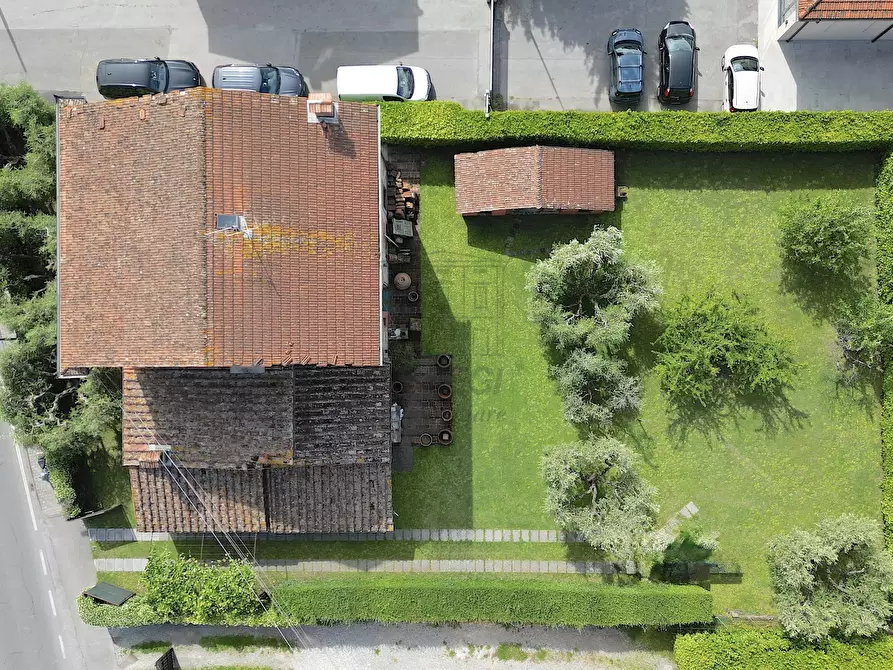 Immagine 9 di Villa in vendita  in Via Romana 914 a Lucca