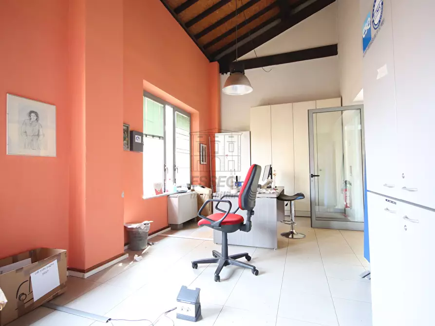 Immagine 6 di Ufficio in vendita  in Traversa II Via Luporini 3 a Lucca