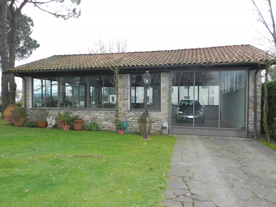 Immagine 25 di Villa in vendita  in Traversa II Via Vecchia Pesciatina 84 a Lucca