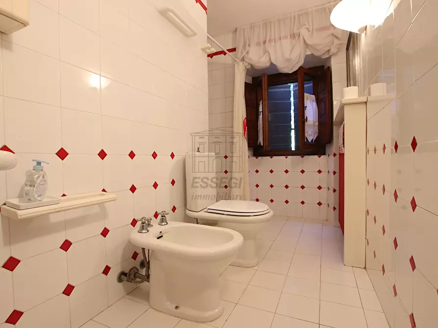 Immagine 76 di Rustico / casale in vendita  in Via della Chiesa di Gragnano a Lucca