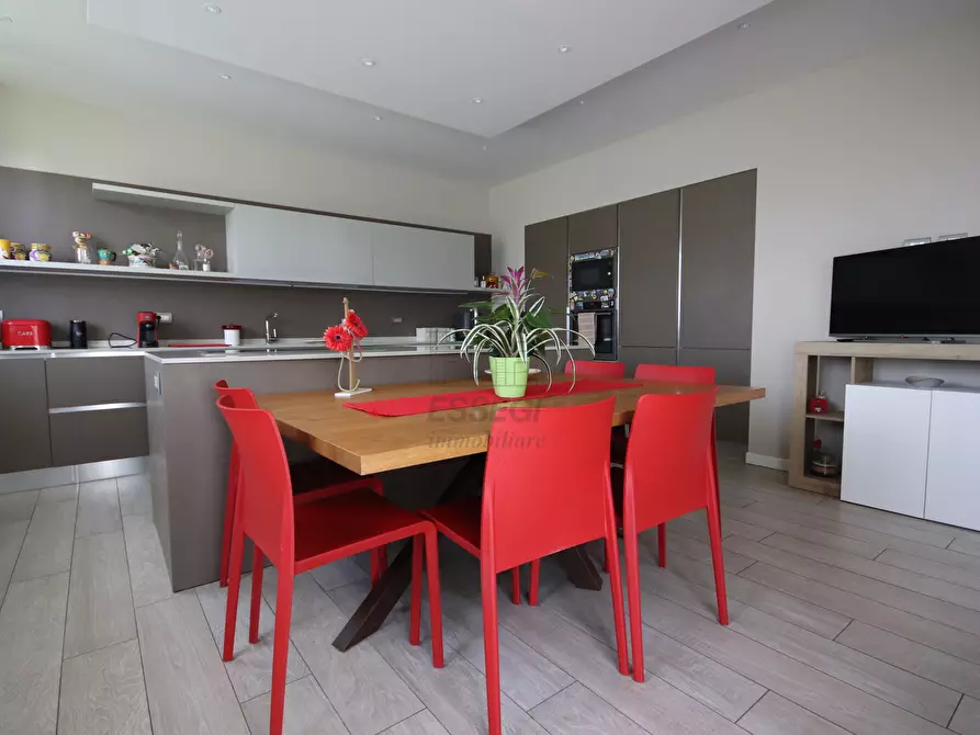 Immagine 10 di Villa in vendita  in Viale Prete a Capannori