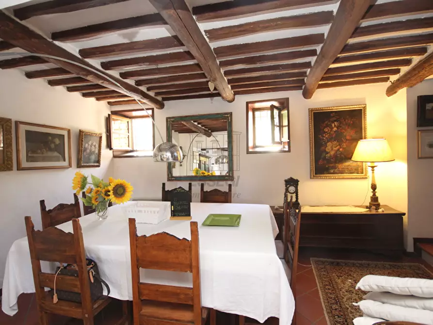 Immagine 29 di Rustico / casale in vendita  a Lucca
