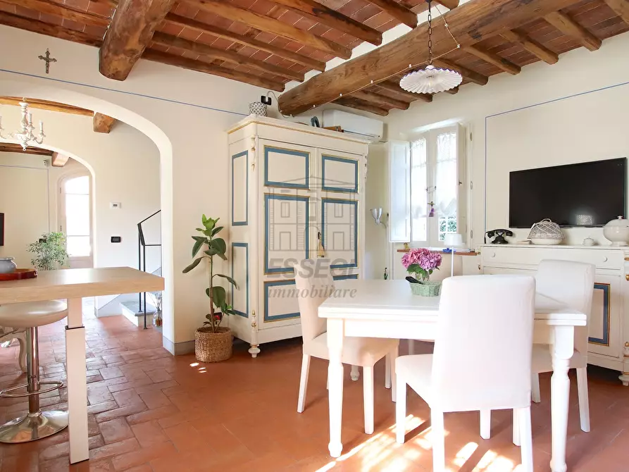 Immagine 13 di Rustico / casale in vendita  a Lucca