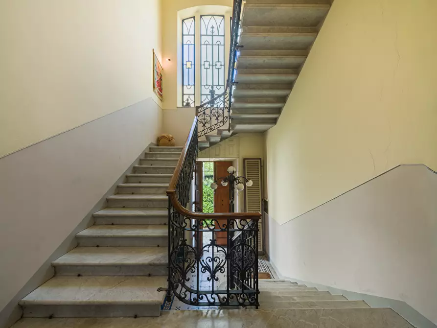 Immagine 66 di Villa in vendita  a Lucca