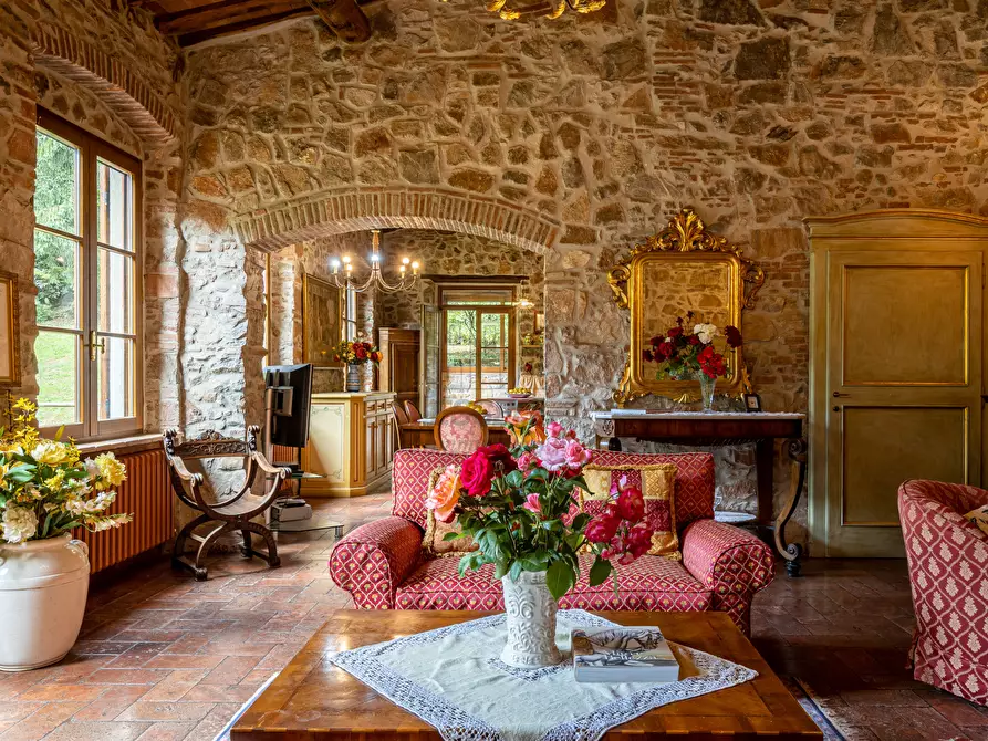 Immagine 29 di Villa in vendita  in via del maccennere a Lucca