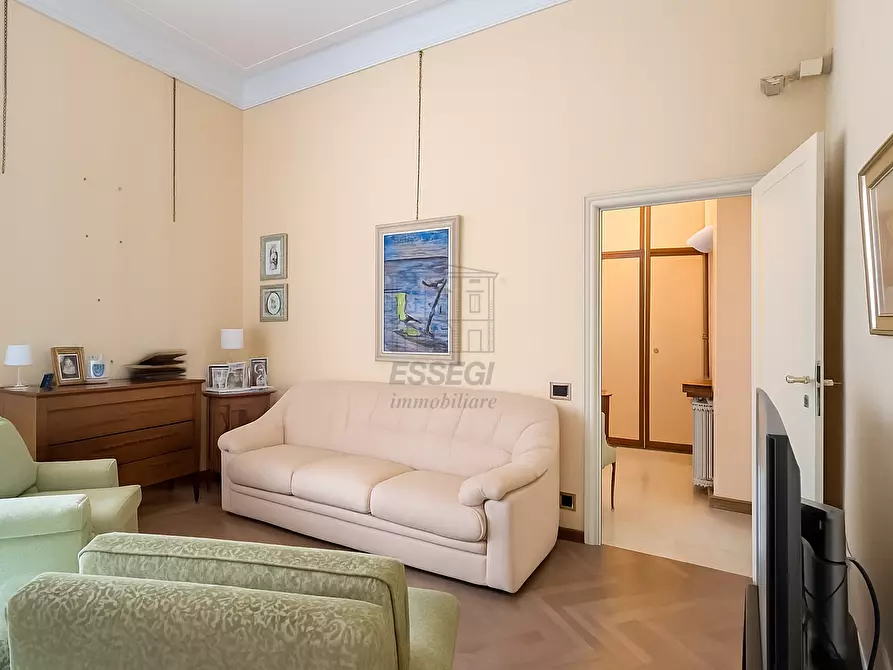 Immagine 6 di Appartamento in vendita  in Piazza San Michele 46 a Lucca