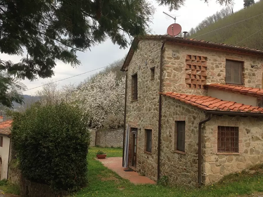 Immagine 84 di Rustico / casale in vendita  in Via di matraia a Lucca