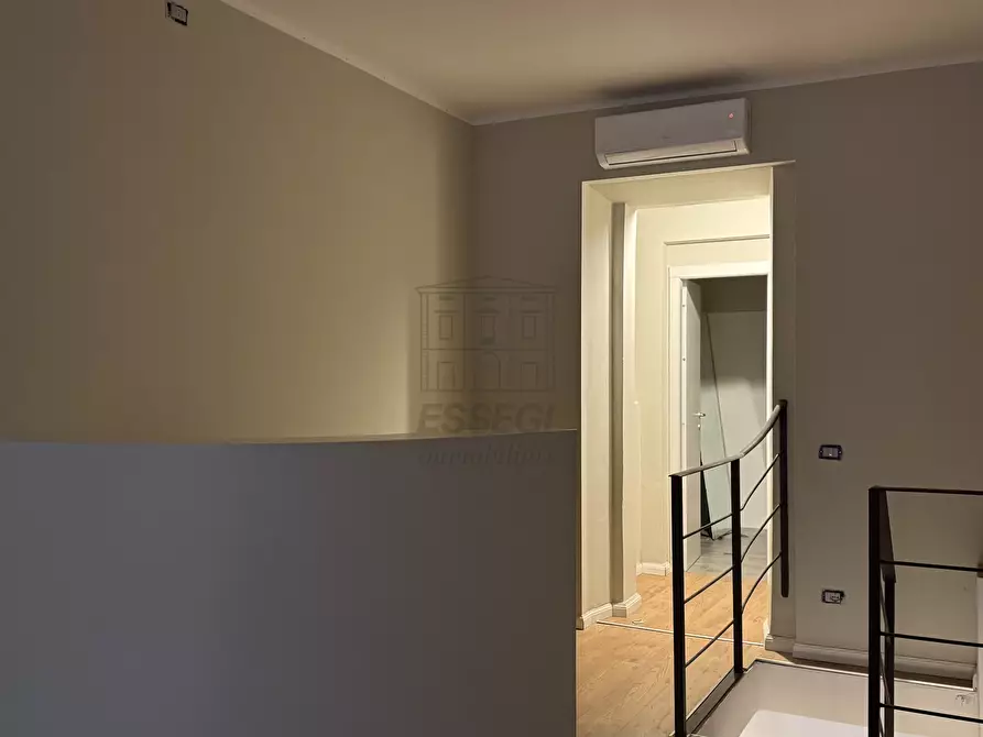 Immagine 2 di Locale commerciale in affitto  a Lucca