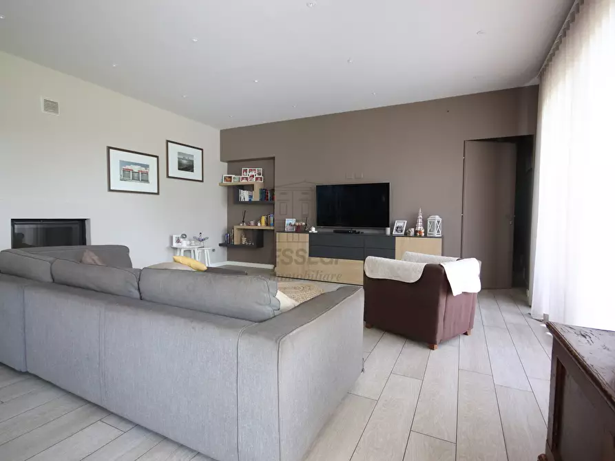 Immagine 20 di Villa in vendita  in Viale Prete a Capannori